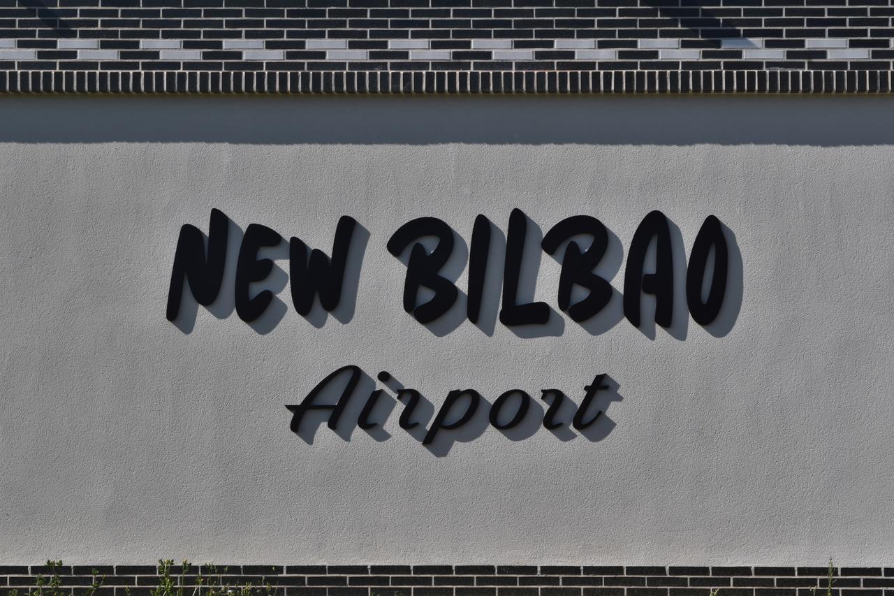 דריו Hotel New Bilbao Airport מראה חיצוני תמונה